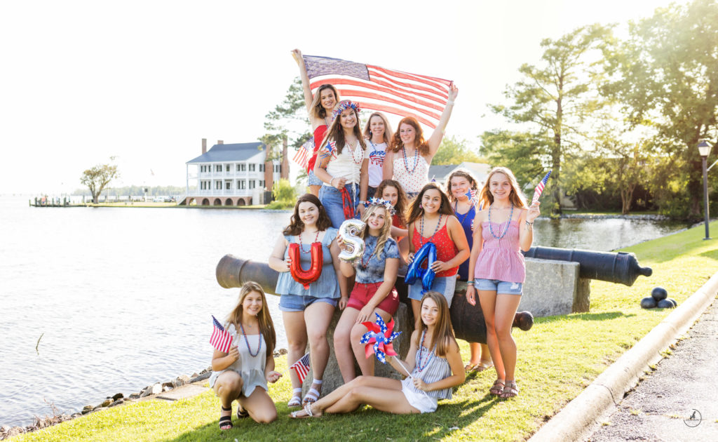 sarah hilts photography , north carolina senior photographer, nc senior portraits , Edenton NC , girl senior poses , 4th of july rep team shoot , friendship, red, white and blur , American flag, Senior rep team, Class of 2022, Hictorial Edenton NC, Modern Senior Photographer , NC senior photography