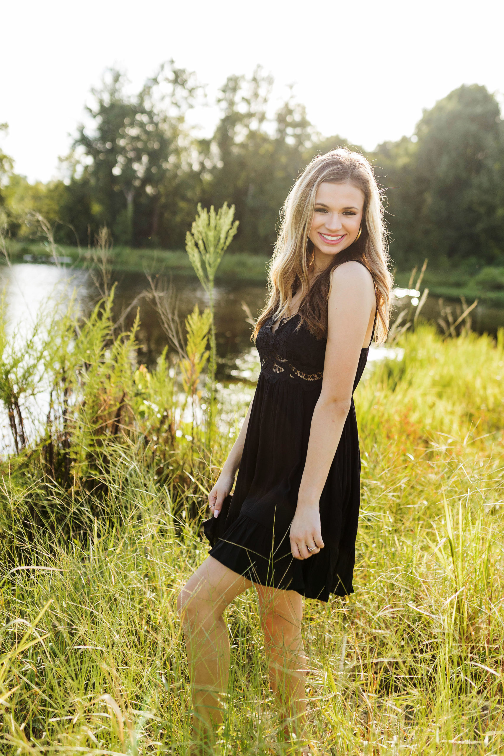 sarah hilts photography, nc senior portraits, senior portraits, Edenton NC , Country chic senior pics, urban style senior portraits, sarah hilts seniors, nc summer senior pics, girl senior pics , Edenton nc senior photos, eastern north carolina senior portraits, class of 2022