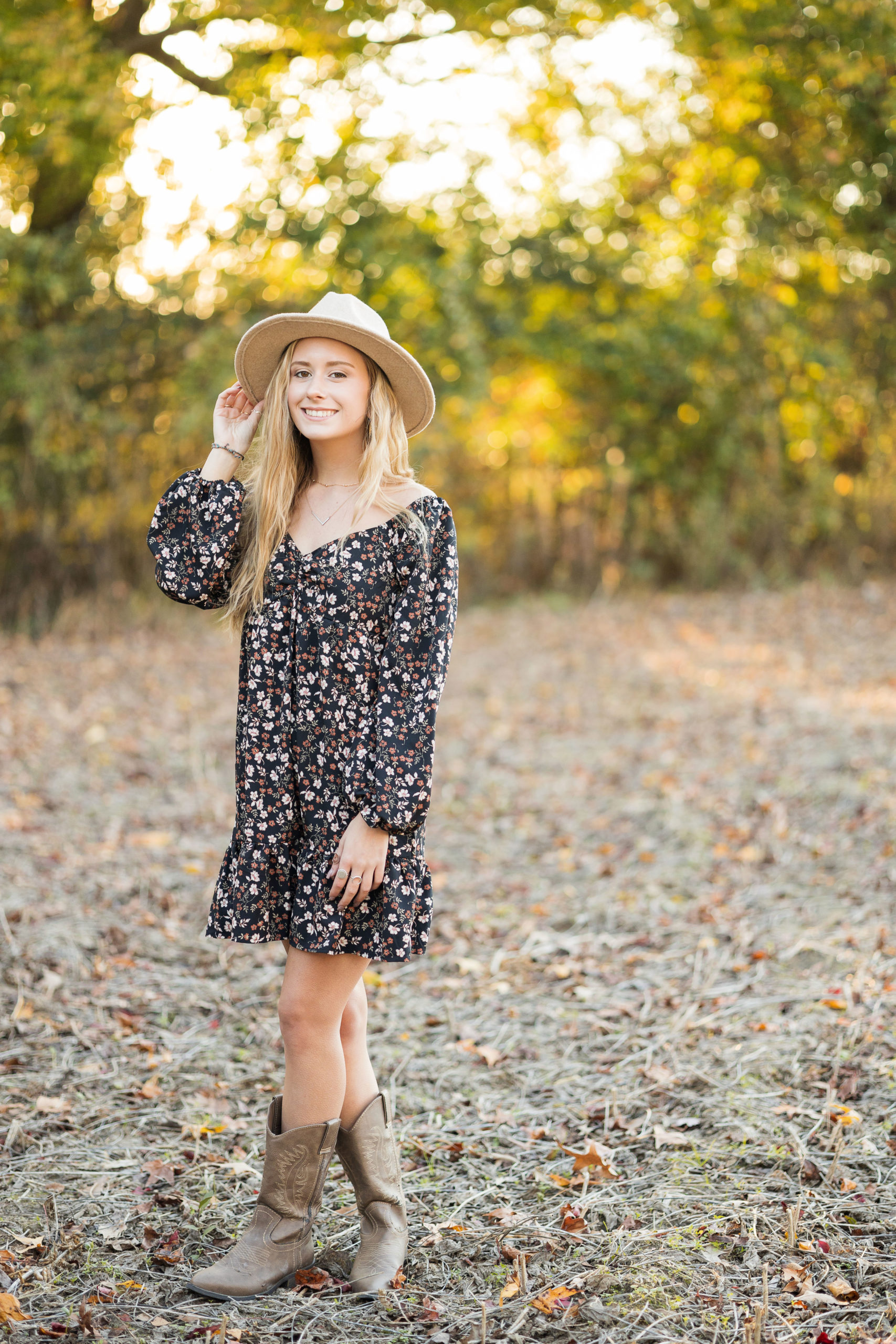 sarah hilts photography, nc Senior portaits , nc senior photographer, perquimans county senior portraits, Senior portraits with horse, senior pics with dog, fall senior pics , fall senior session, fall session, girl senior session , senior session with horse, eastern nc senior session