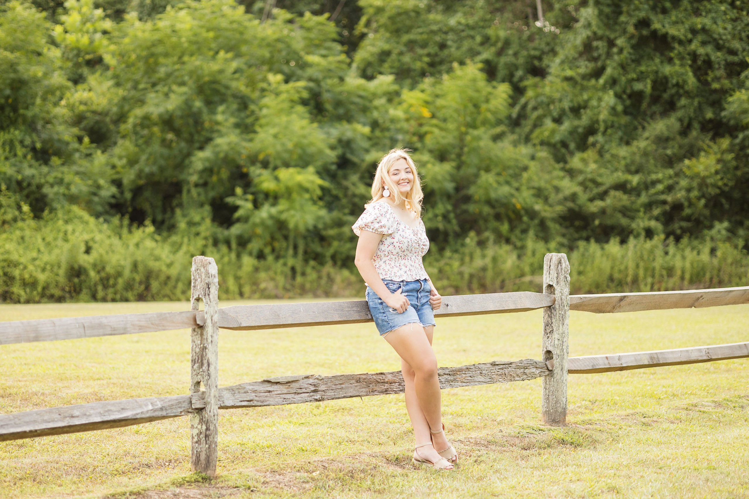 Perquimans County nc , Senior Session, Perquimans county Senior session, John Deere senior pics, tractor Senior pics , reading books senior portraits, sunflowers senior pic, girl senior session, Sarah Hilts Photography , Newbold White House Hertford NC