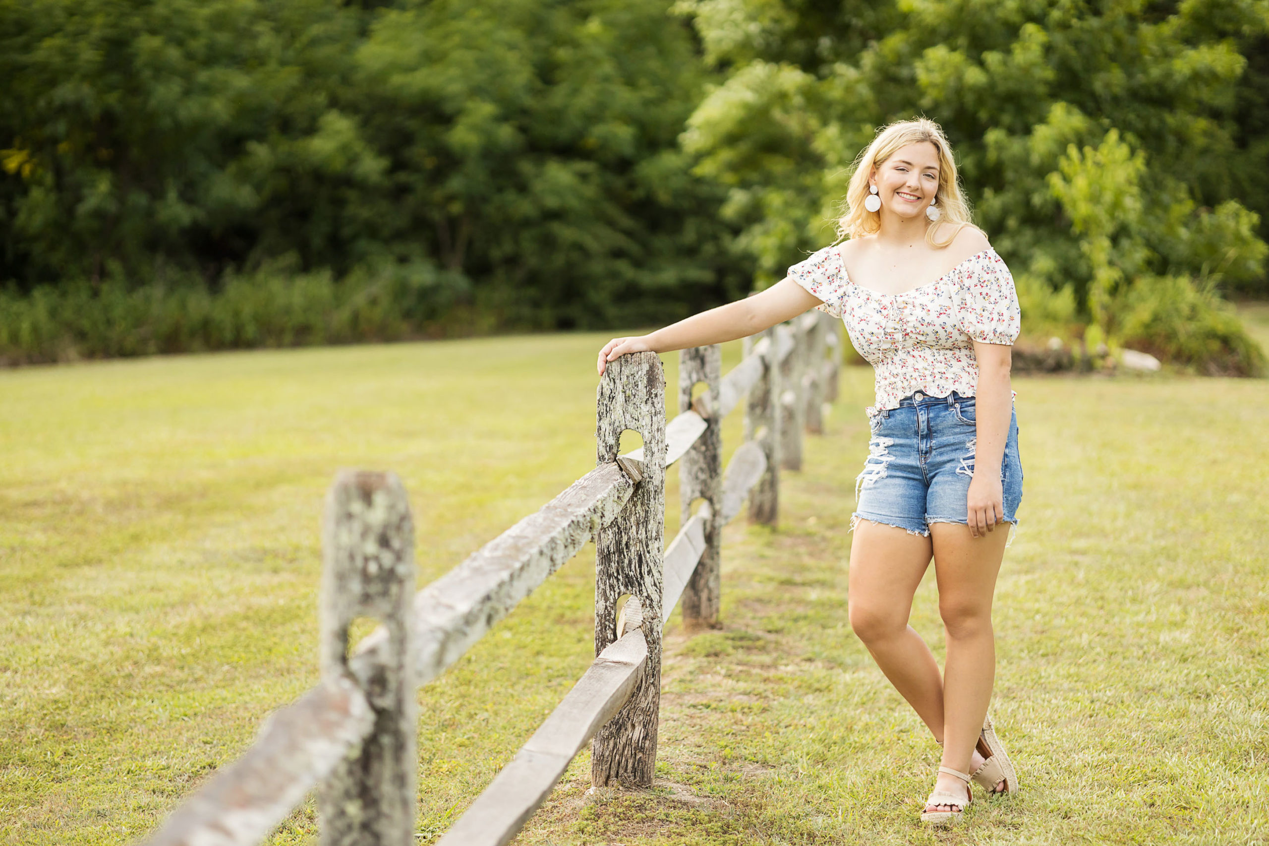 Perquimans County nc , Senior Session, Perquimans county Senior session, John Deere senior pics, tractor Senior pics , reading books senior portraits, sunflowers senior pic, girl senior session, Sarah Hilts Photography , Newbold White House Hertford NC