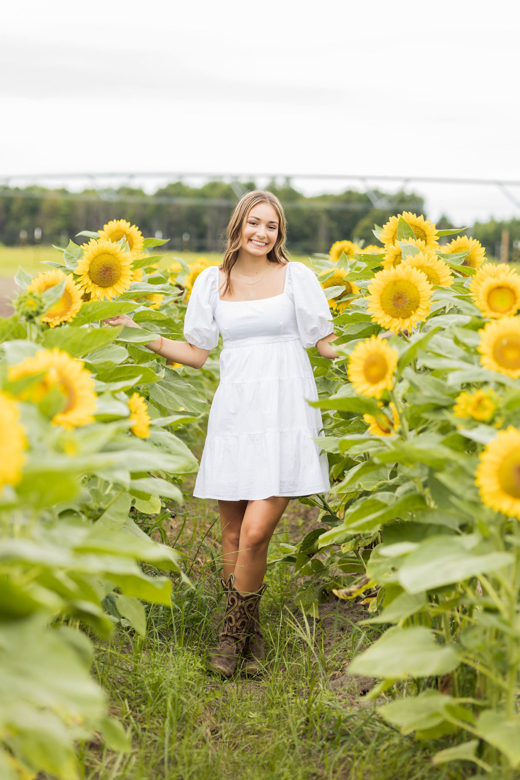 Sarah Hilts Photography, Senior Portraits, Senior pictures, NC Senior Photographer, Hertford NC, Edenton NC, Elizabeth City, Camden NC, Eastern NC Senior Photographer, Chowan, Sunflower senior pictures, senior pics with flowers, nags Head senior portraits, obxseniorphotographer