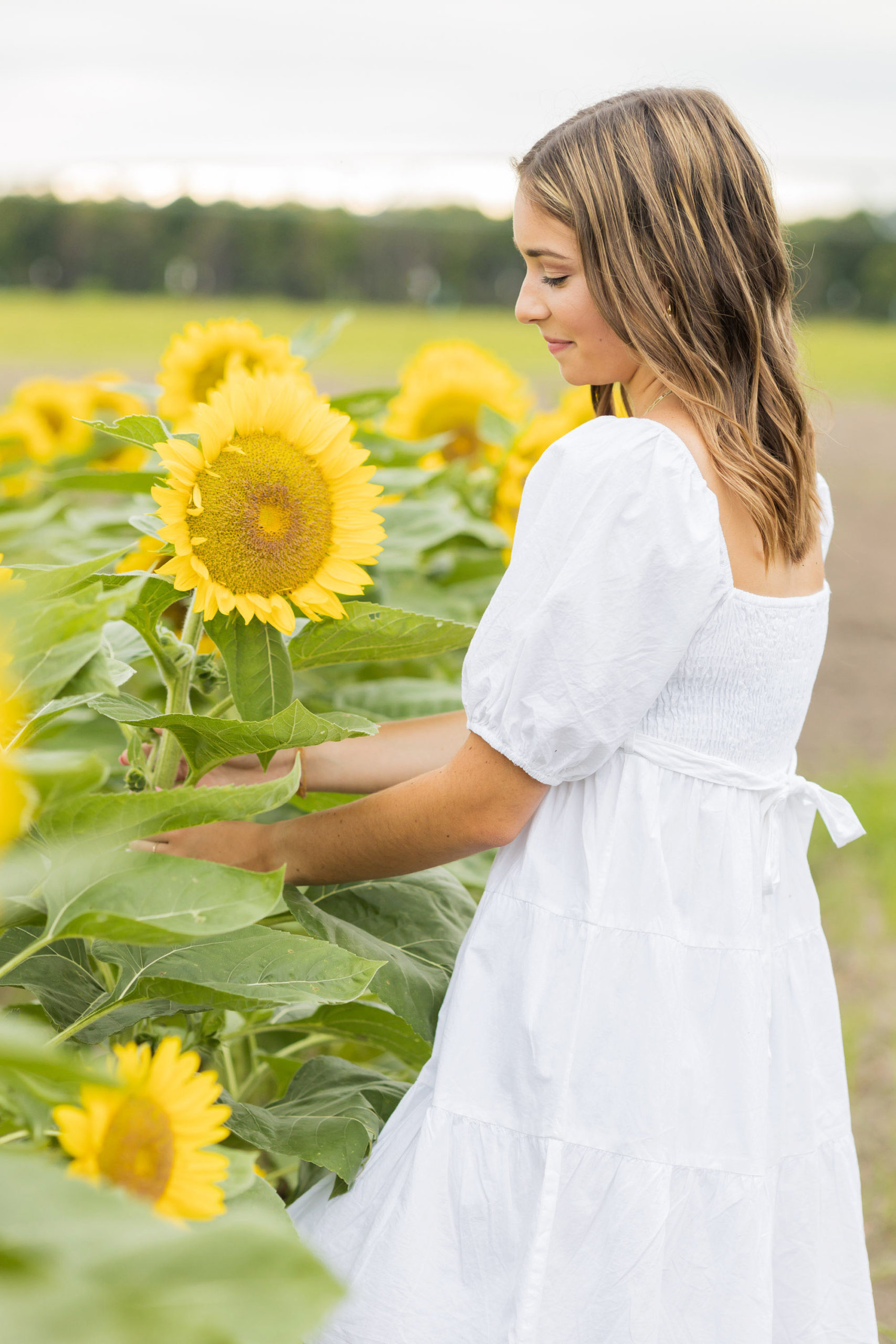 Sarah Hilts Photography, Senior Portraits, Senior pictures, NC Senior Photographer, Hertford NC, Edenton NC, Elizabeth City, Camden NC, Eastern NC Senior Photographer, Chowan, Sunflower senior pictures, senior pics with flowers, nags Head senior portraits, obxseniorphotographer