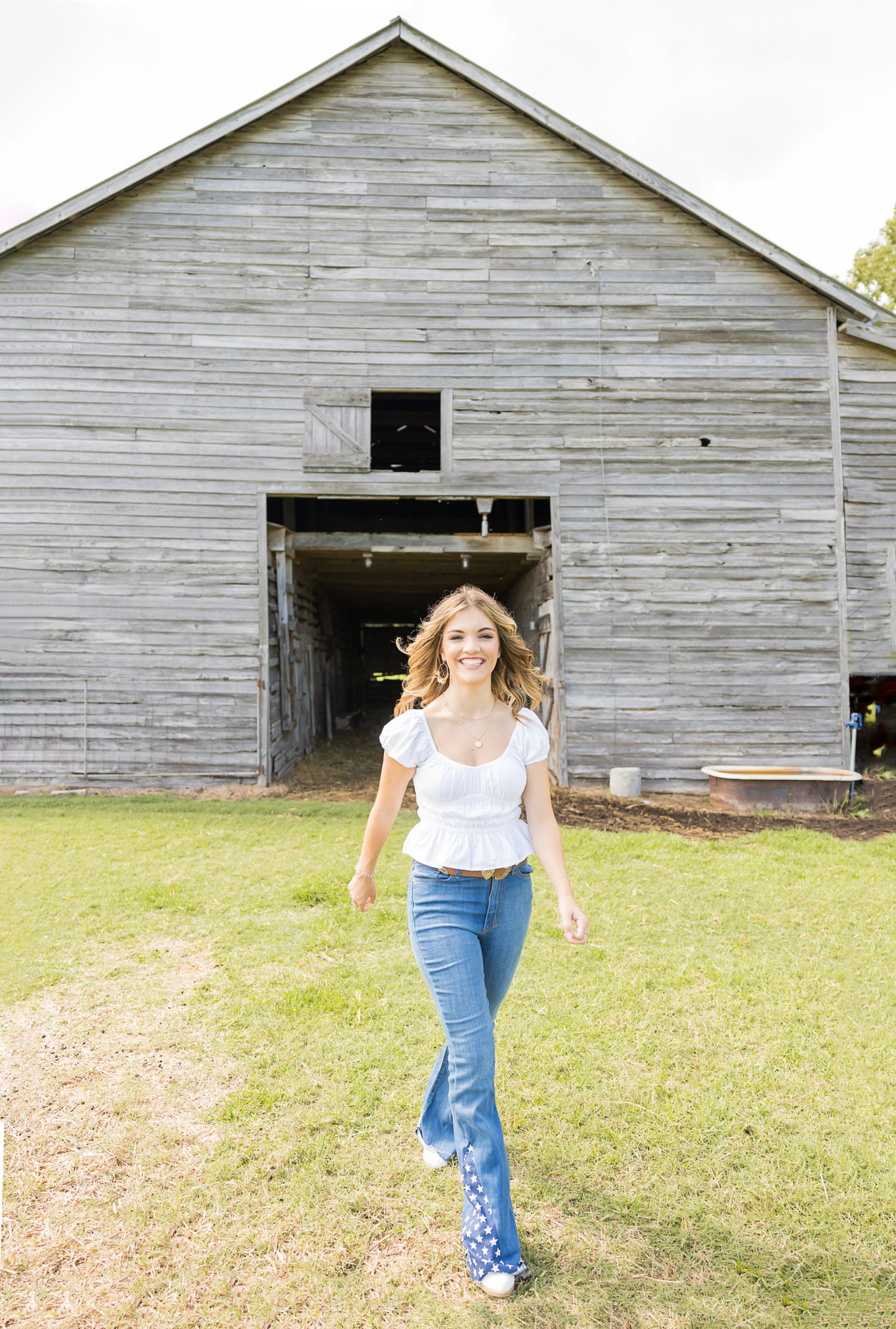 Newbold White House , Hertford NC , Perquimans River , Nc Senior Photographer, Sarah Hilts Photography , NC Senior Photographer, Hertford NC Senior Photographer, girl senior portraits, girl senior poses, senior pics . senior water , senior pics field