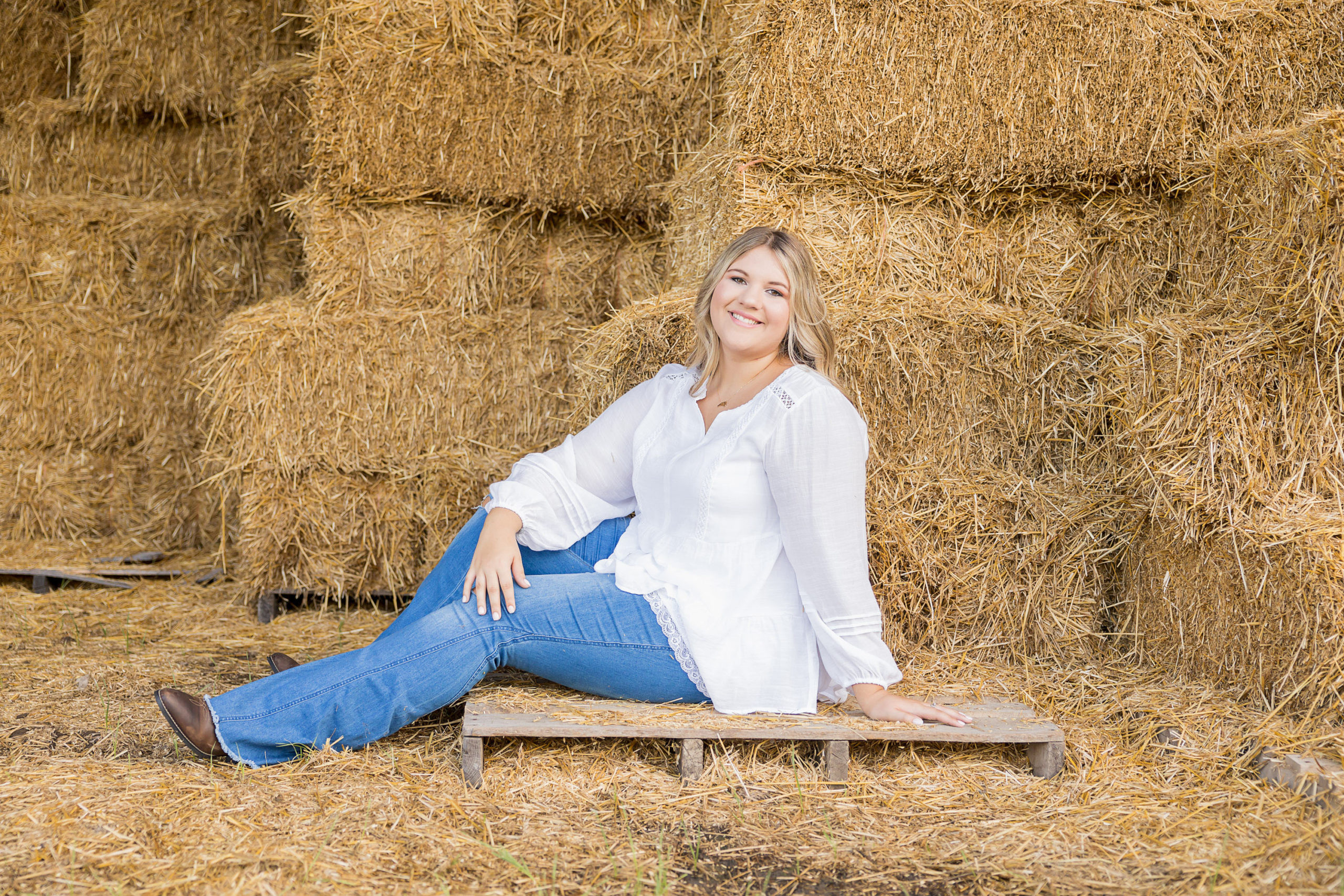 Newbold White House , Hertford NC , Perquimans River , Nc Senior Photographer, Sarah Hilts Photography , NC Senior Photographer, Hertford NC Senior Photographer, girl senior portraits, girl senior poses, senior pics . senior water , senior pics field