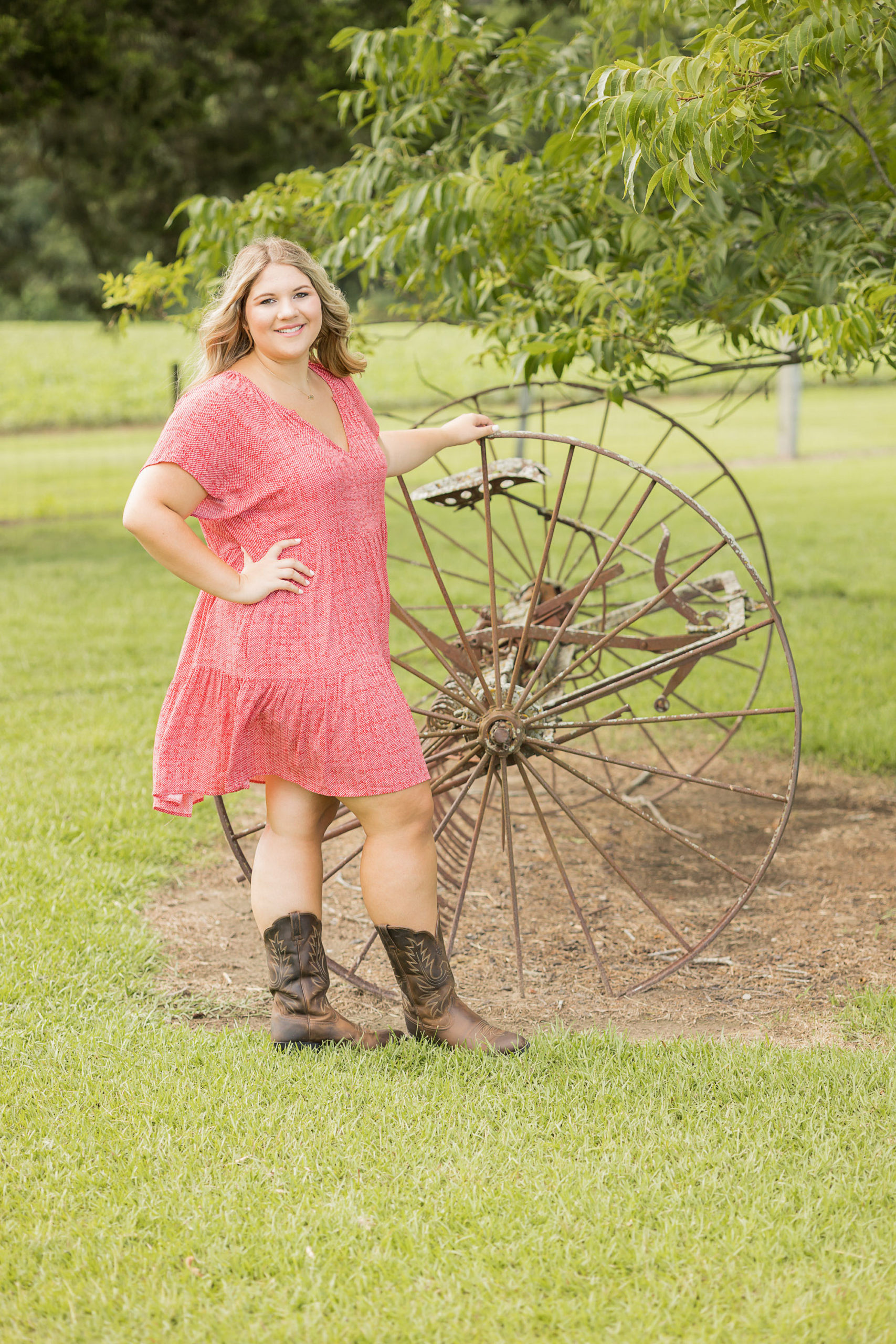 Newbold White House , Hertford NC , Perquimans River , Nc Senior Photographer, Sarah Hilts Photography , NC Senior Photographer, Hertford NC Senior Photographer, girl senior portraits, girl senior poses, senior pics . senior water , senior pics field