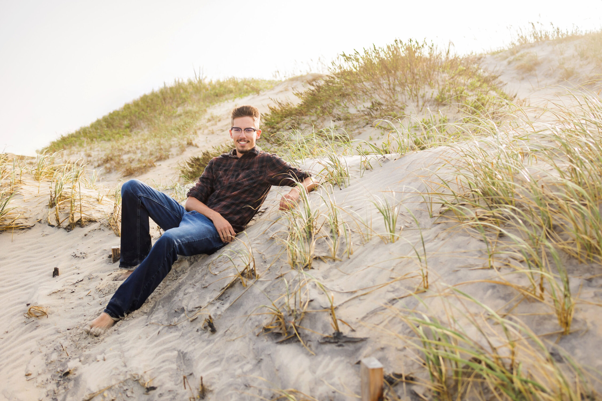 Outerbanks North Carolina, beach senior portraits, nags head, destination senior portraits, senior pics, beach senior pictures, golden sunshine senior portraits, senior girl, class of 2024, Sarah Hilts Photography, NC senior photographer, obx senior photographer, nags head senior portraits , Jennettes pier nags head,