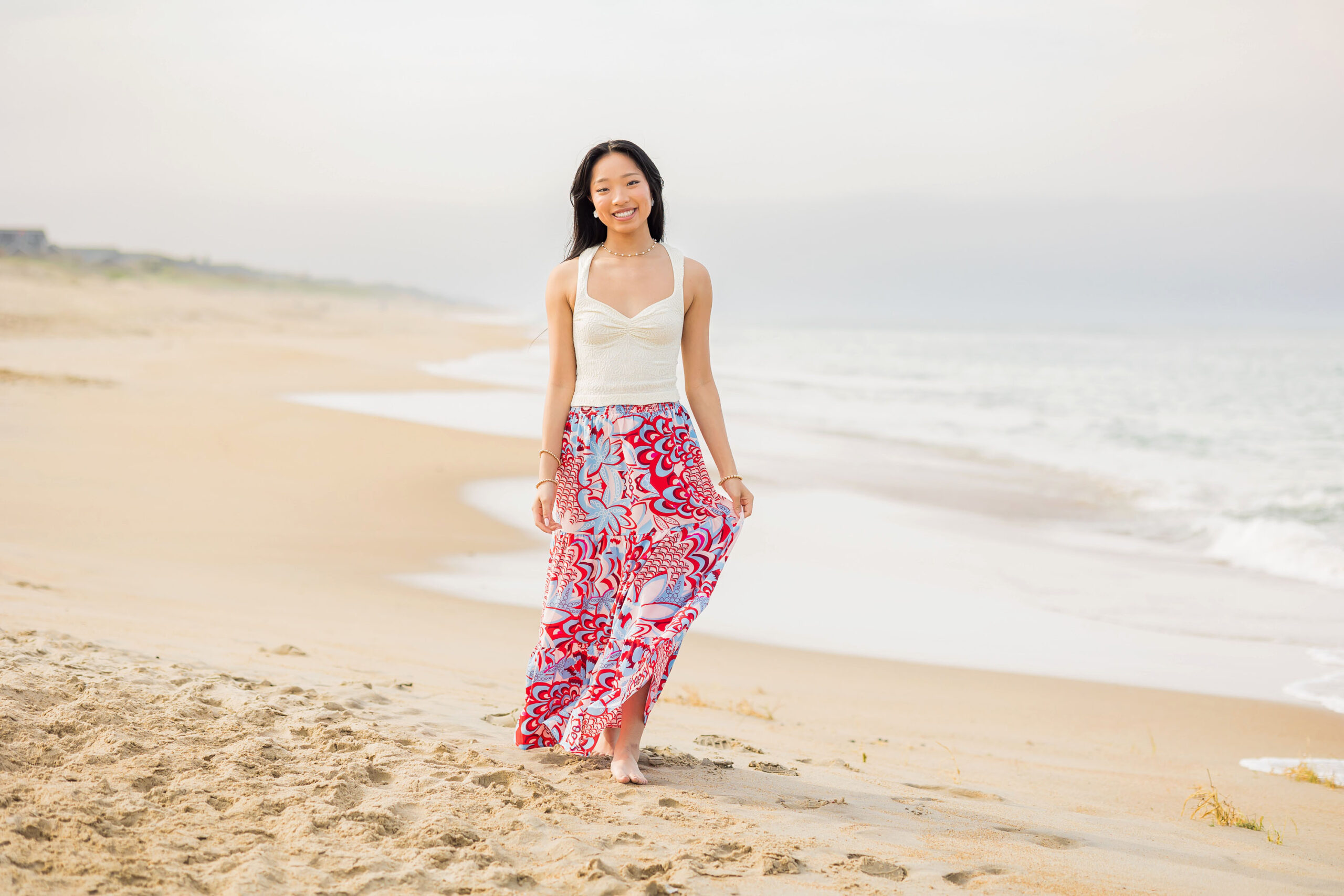What to wear for your spring senior session – outfit ideas for high school senior pictures.